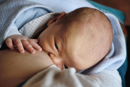 breastfeeding-newborn334x50